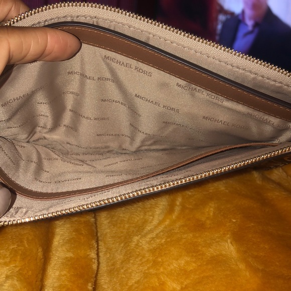 SOLD Michael Kors wristlet - like new - Picture 3 of 6